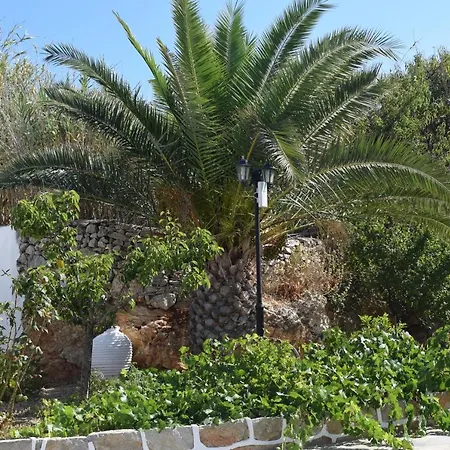 Ξενοδοχείο με διαμερίσματα παραπόρτι 2*